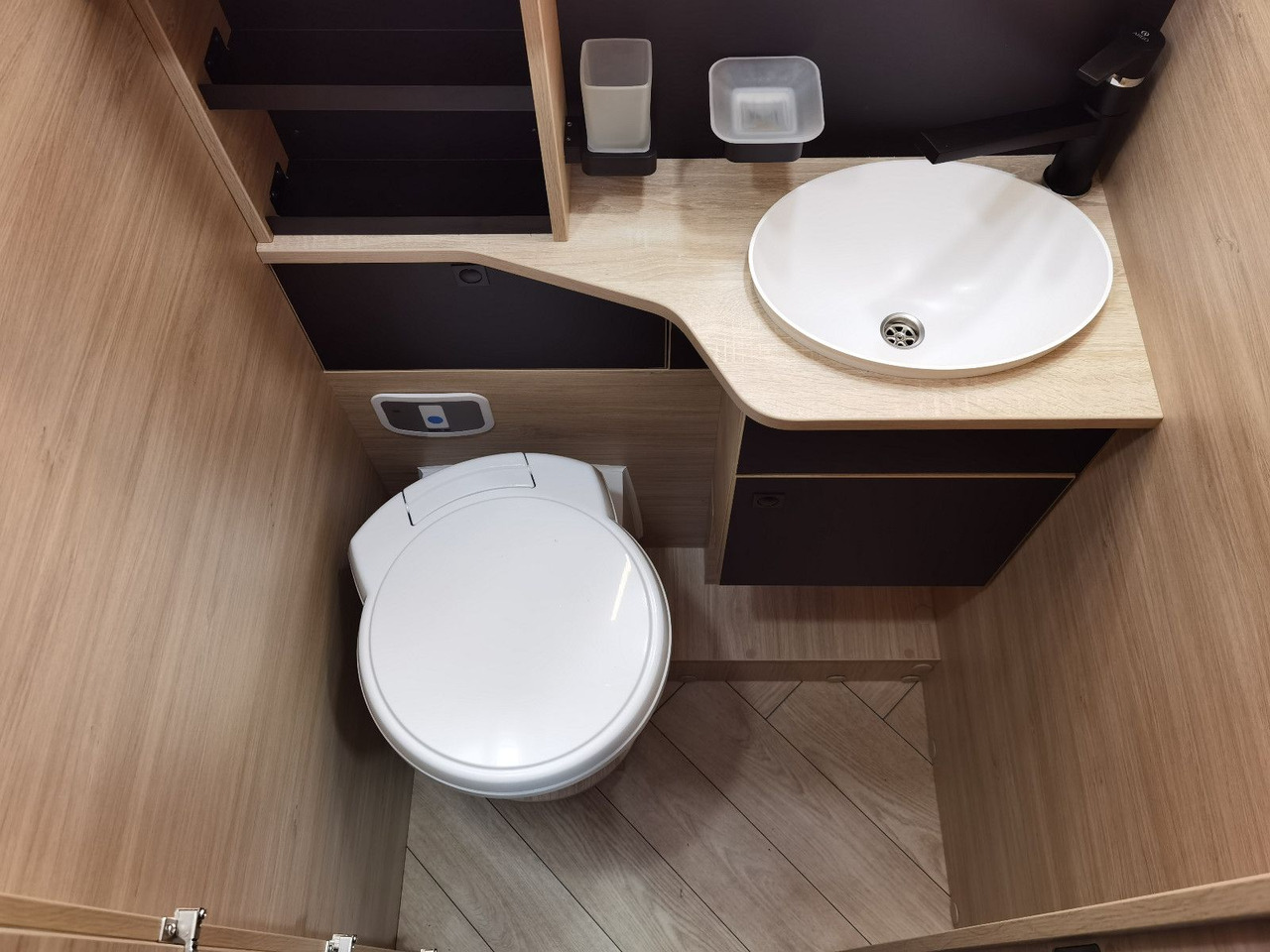 Half integraal camper Chausson 777 ETAPE LINE / -2025- / HUBBETT & EINZELBETTEN