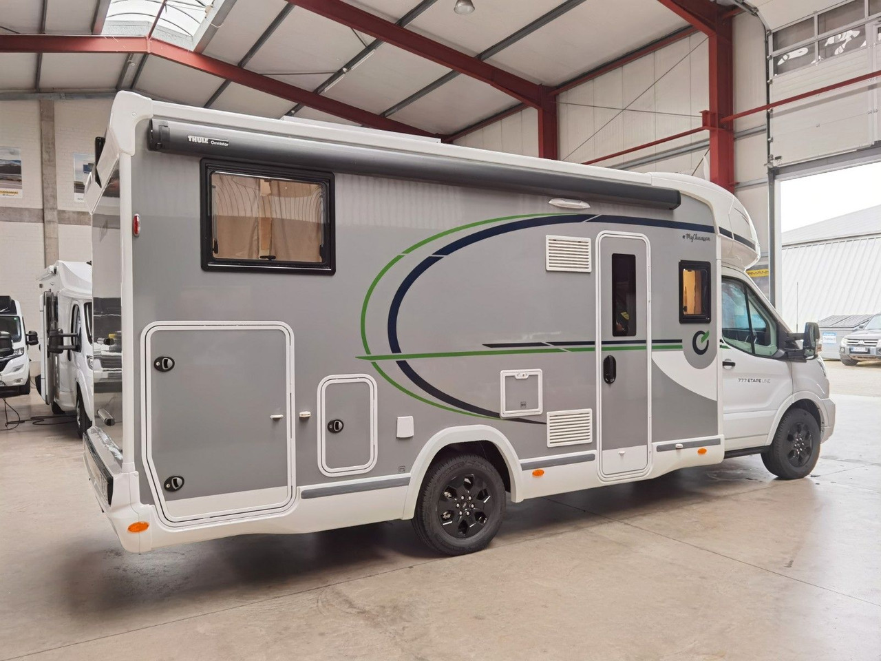 Half integraal camper Chausson 797 TITANIUM / - 2026 - / 4.1T. / EINZELBETTEN