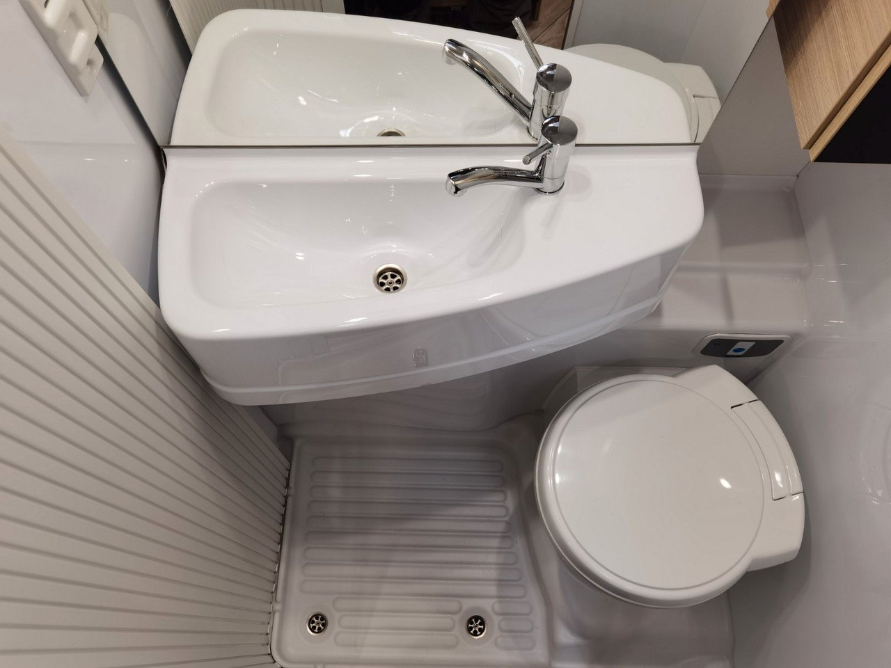 Half integraal camper Chausson S 614 SPORT LINE / - 2026 - / HECKBETT & HUBBETT