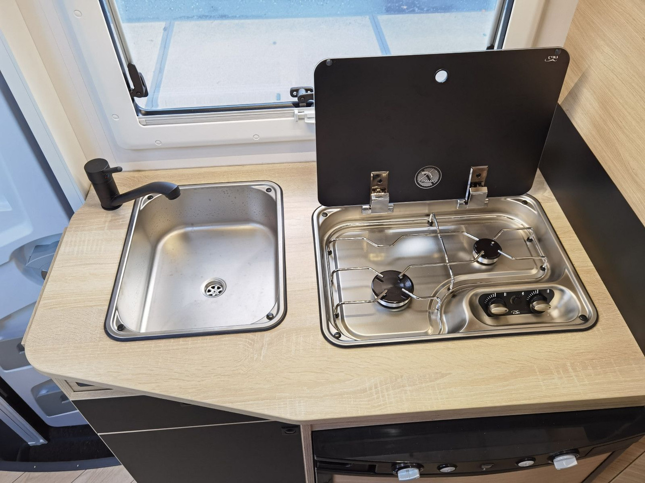 Half integraal camper Chausson S 697 SPORT LINE / - 2026 - / EINZELBETTEN