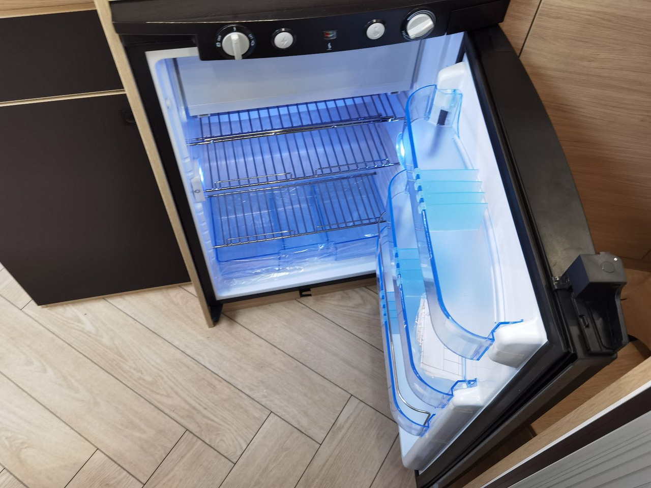 Half integraal camper Chausson S 697 SPORT LINE / - 2026 - / EINZELBETTEN