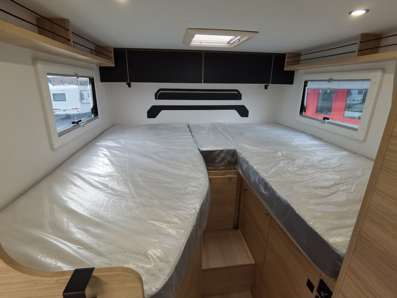 Half integraal camper Chausson S 697 SPORT LINE / - 2026 - / EINZELBETTEN