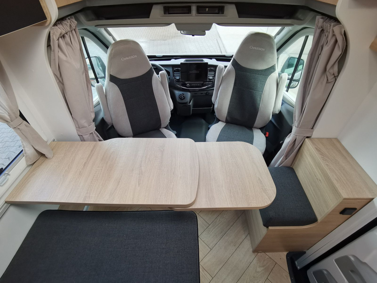 Half integraal camper Chausson S 697 SPORT LINE / - 2026 - / EINZELBETTEN