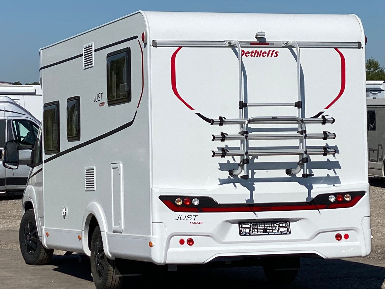Half integraal camper Dethleffs Just Camp T 6812 EB,Hubbett,Längsbetten, Markise