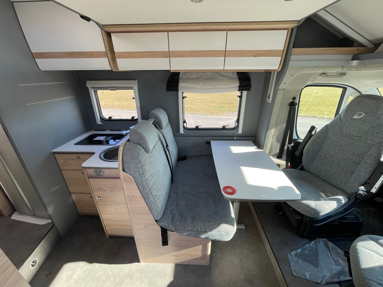 Half integraal camper Dethleffs Just T 7052 EB mit Hubbett,Fiat