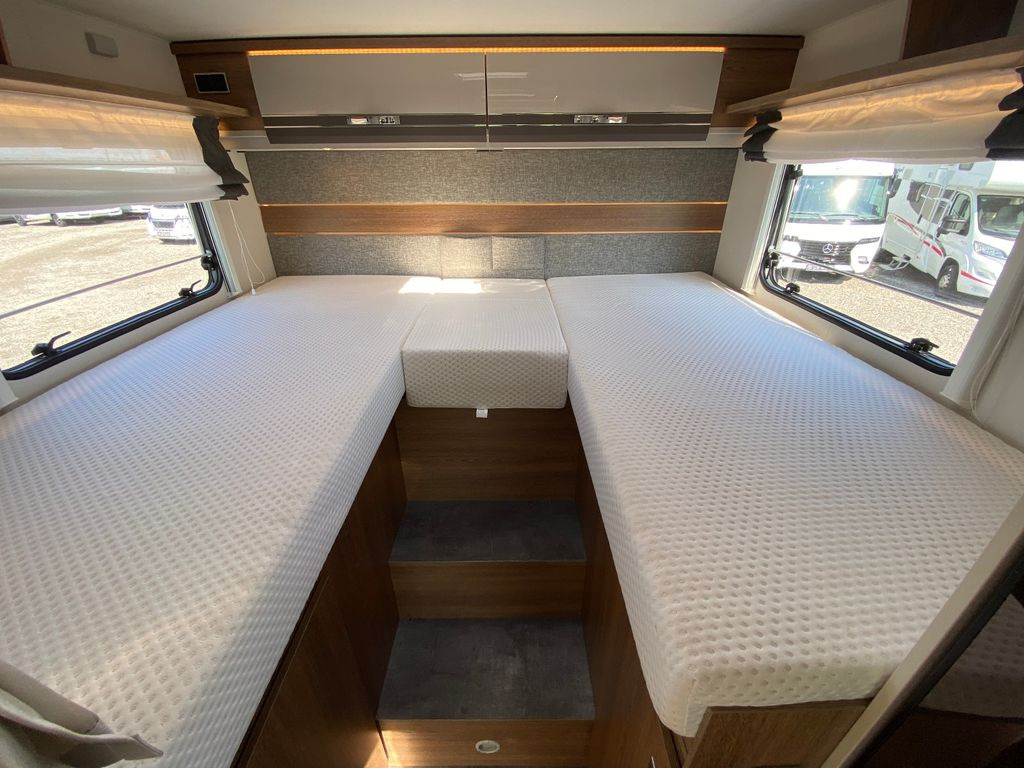 Half integraal camper Dethleffs Trend T 6717 EB, SAT,RFK, Längsbetten, AHK