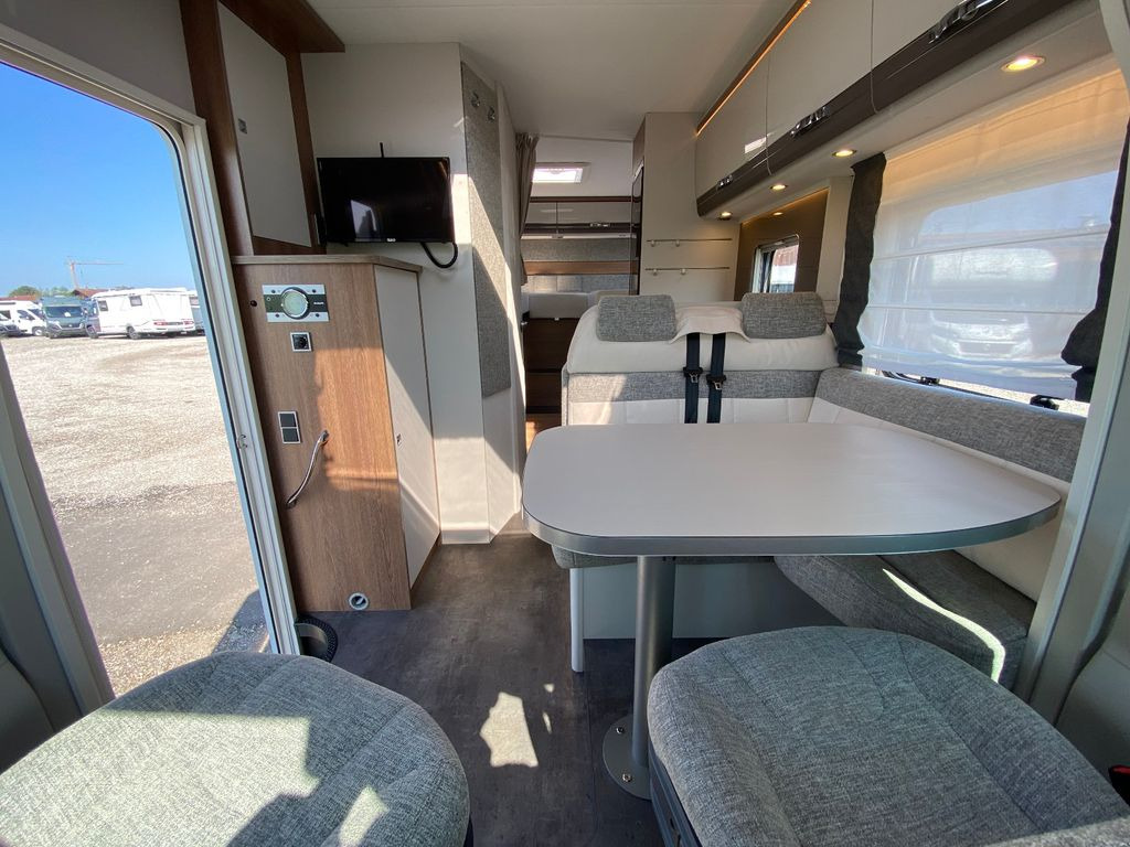 Half integraal camper Dethleffs Trend T 6717 EB, SAT,RFK, Längsbetten, AHK