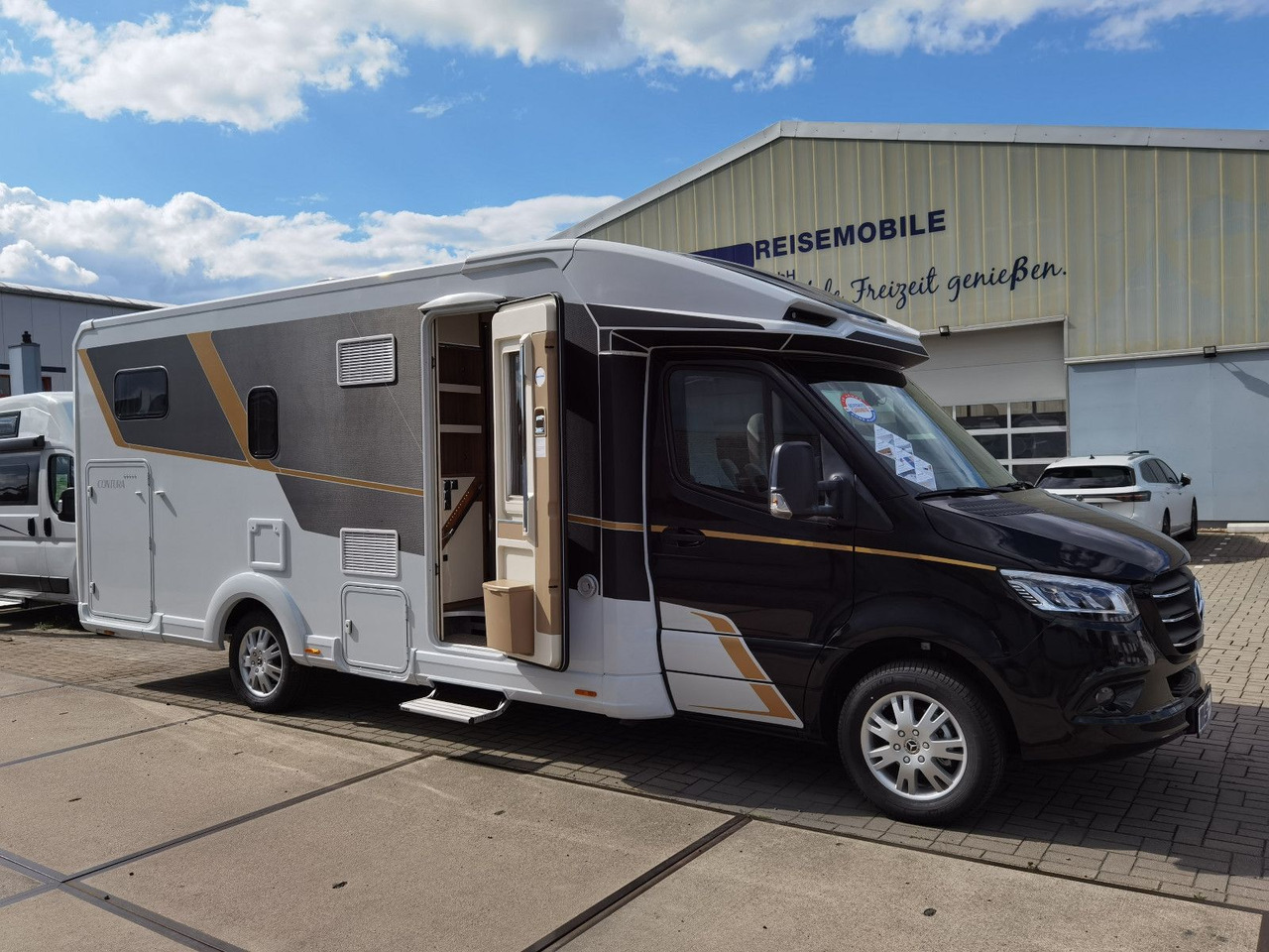 Half integraal camper Eura Mobil CONTURA 766 EB /LUMINARY PAKET / EINZELBETTEN