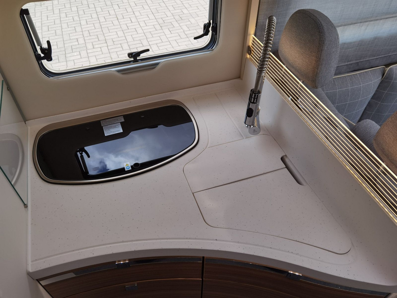 Half integraal camper Eura Mobil CONTURA 766 EB /LUMINARY PAKET / EINZELBETTEN