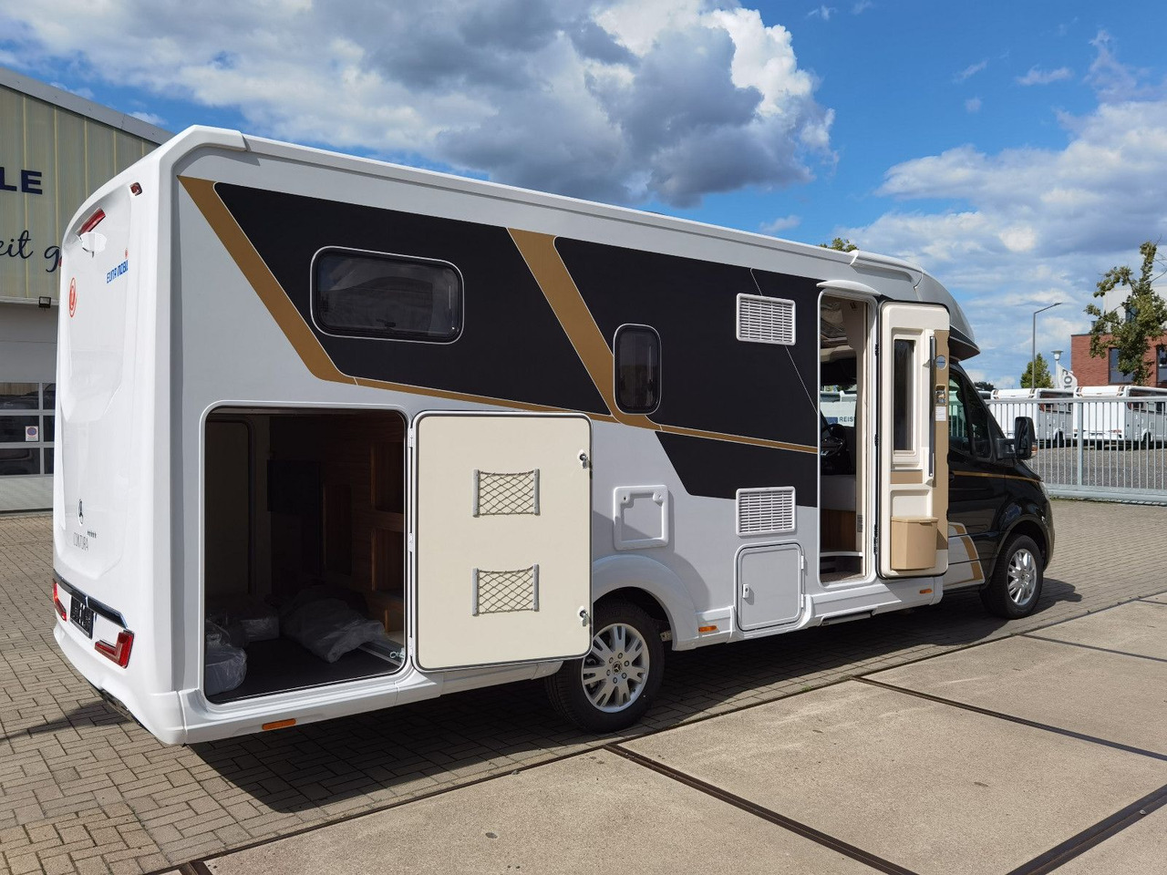 Half integraal camper Eura Mobil CONTURA 766 EB /LUMINARY PAKET / EINZELBETTEN