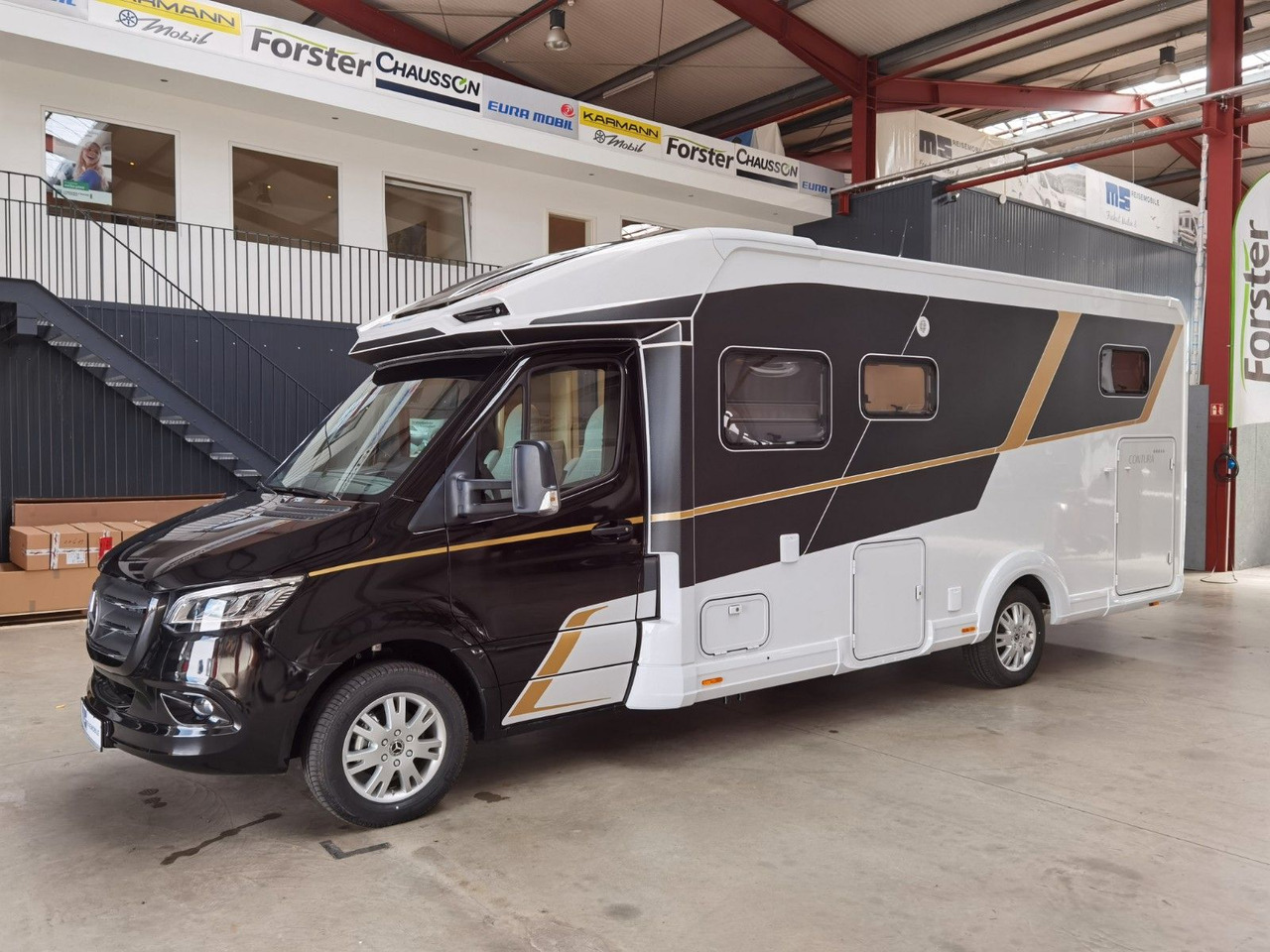 Half integraal camper Eura Mobil CONTURA 766 EB /LUMINARY PAKET / EINZELBETTEN