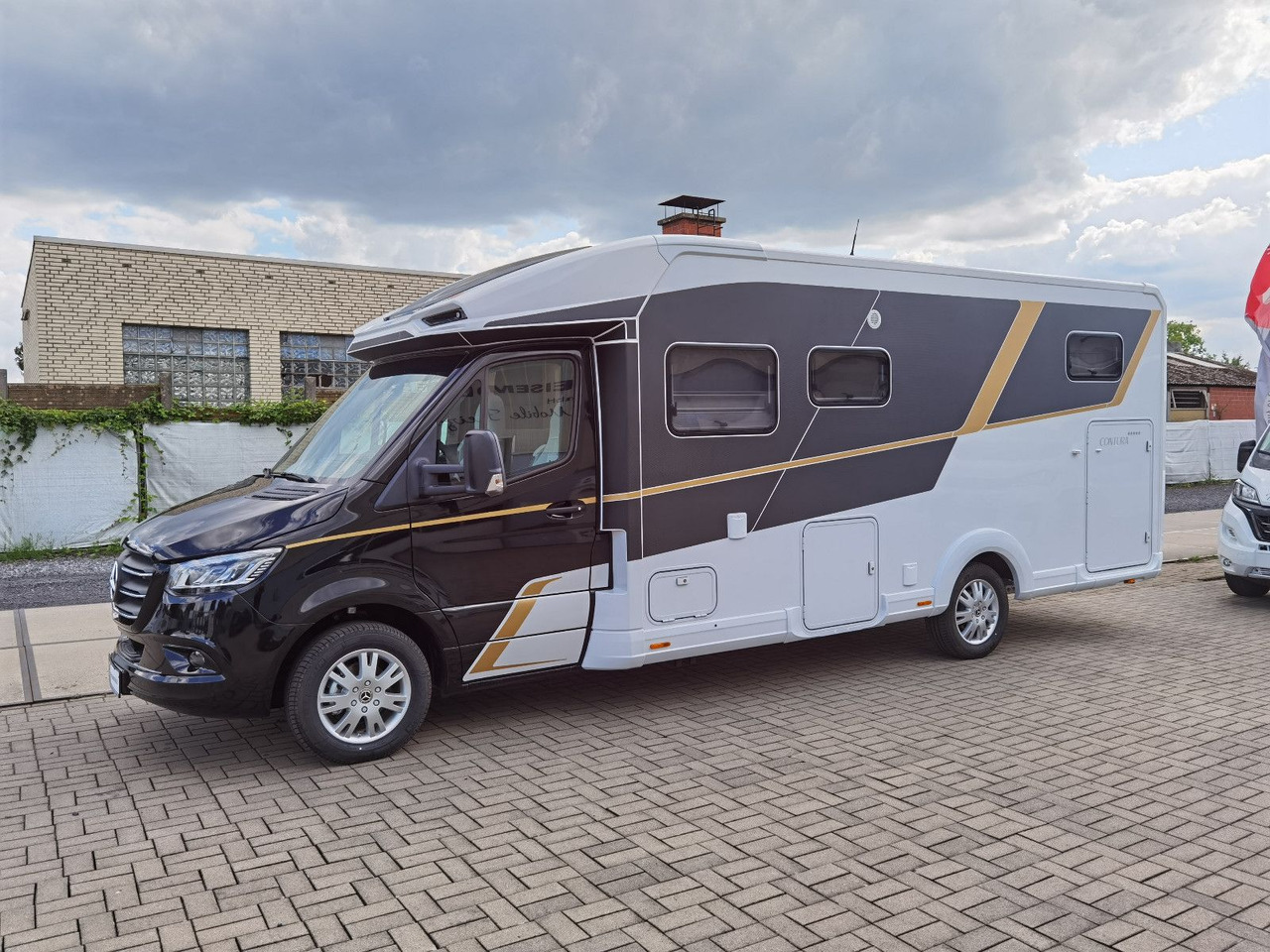 Half integraal camper Eura Mobil CONTURA 766 EB /LUMINARY PAKET / EINZELBETTEN