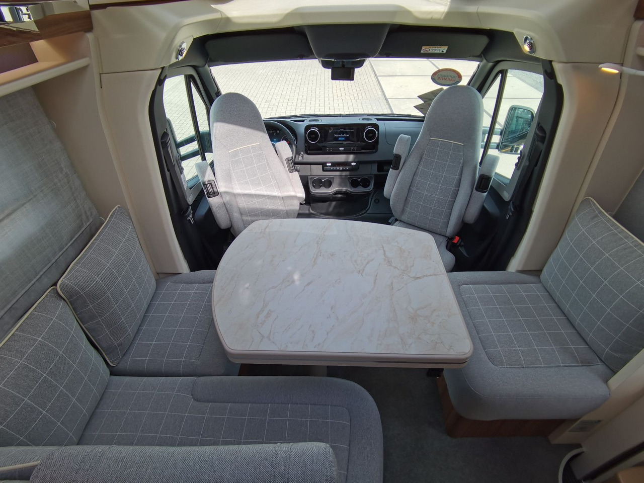 Half integraal camper Eura Mobil CONTURA 766 EB /LUMINARY PAKET / EINZELBETTEN