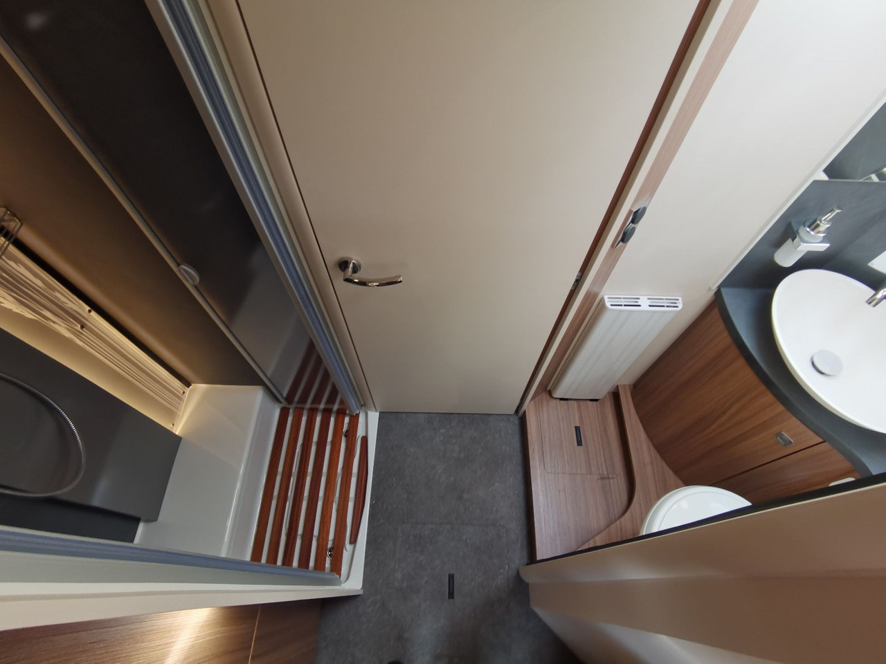 Half integraal camper Eura Mobil CONTURA 766 EB /LUMINARY PAKET / EINZELBETTEN