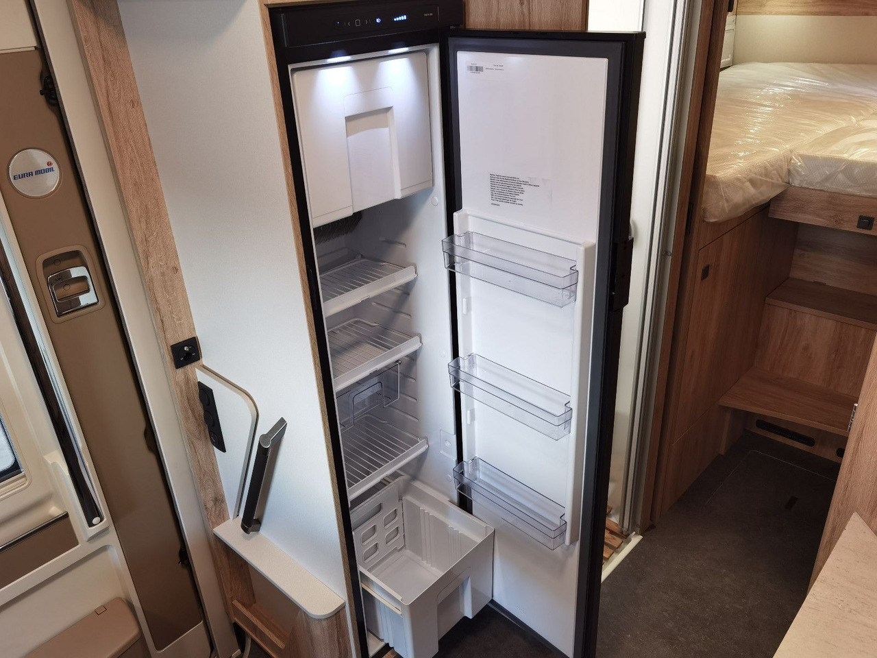 Half integraal camper Eura Mobil PROFILA T 720 EF - 101 EDITION / EINZELBETTEN
