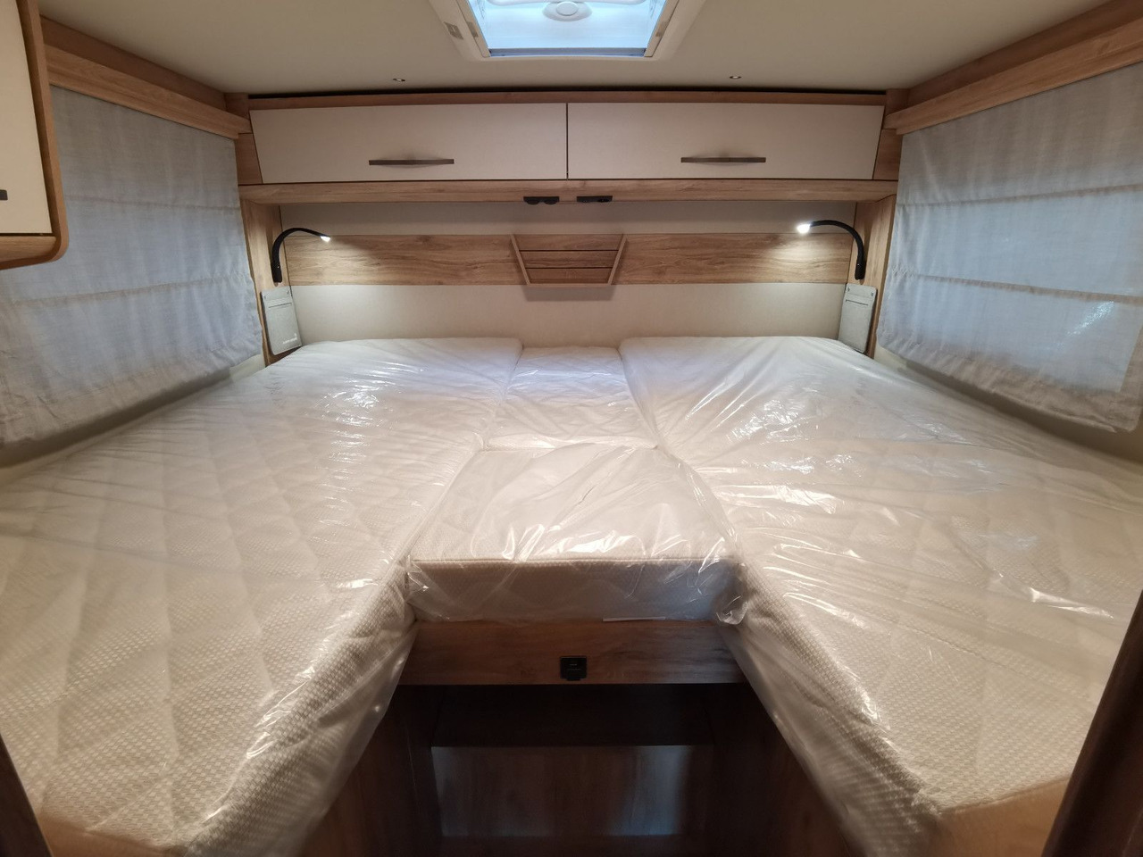Half integraal camper Eura Mobil PROFILA T 720 EF - 101 EDITION / EINZELBETTEN