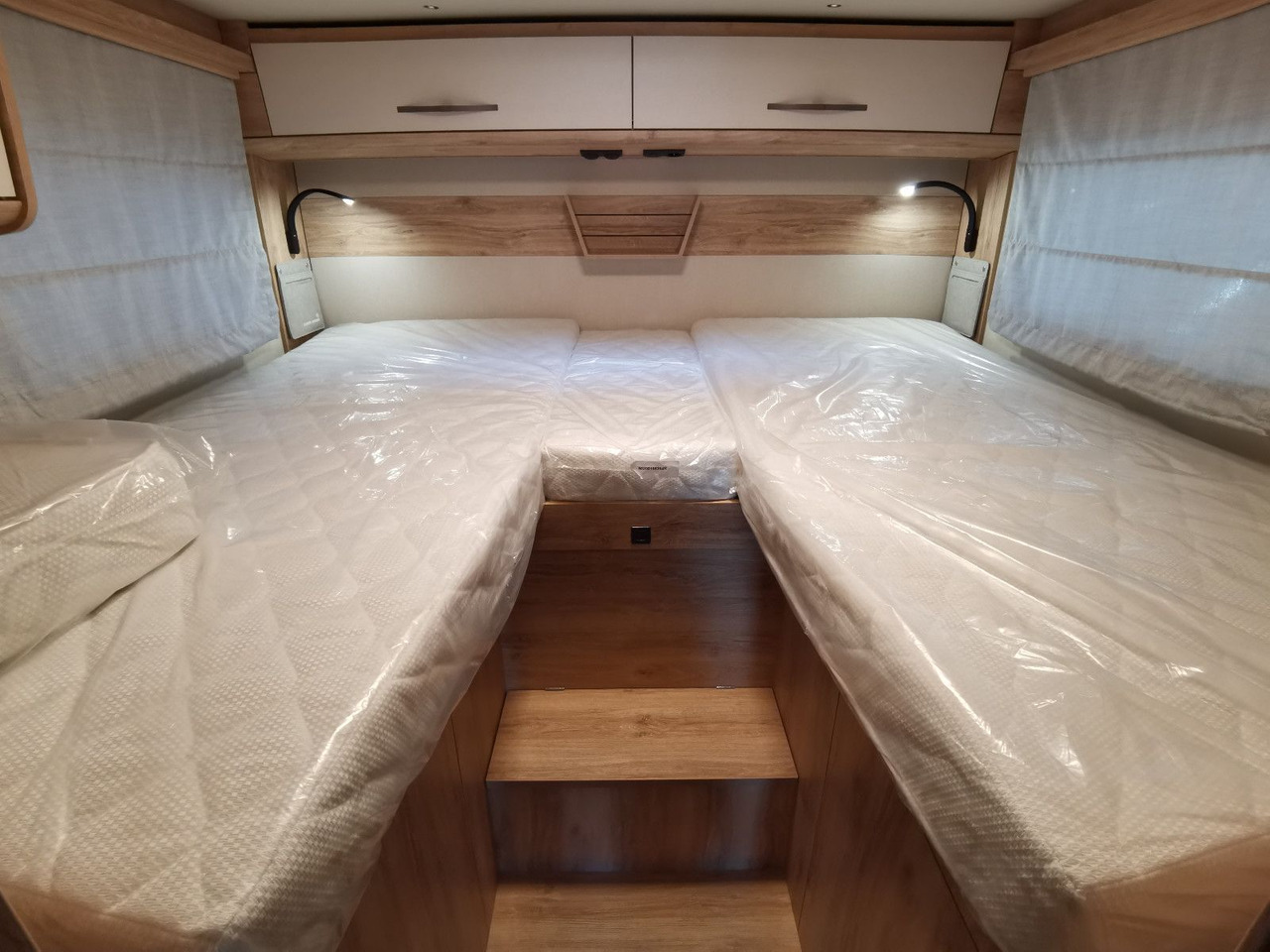 Half integraal camper Eura Mobil PROFILA T 720 EF - 101 EDITION / EINZELBETTEN