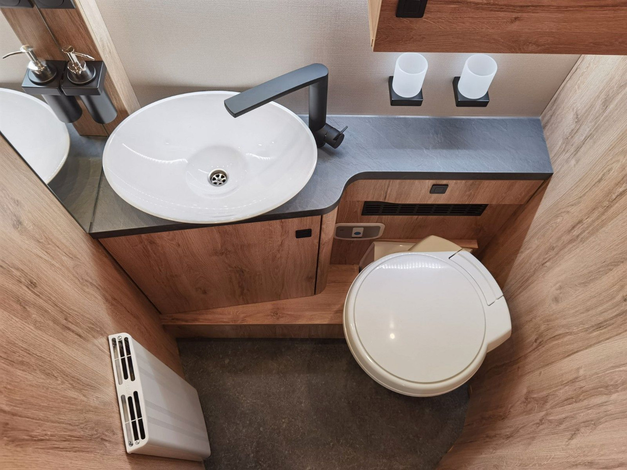 Half integraal camper Eura Mobil PROFILA T 726 EF FREESTYLE -SONDERMODELL 2026