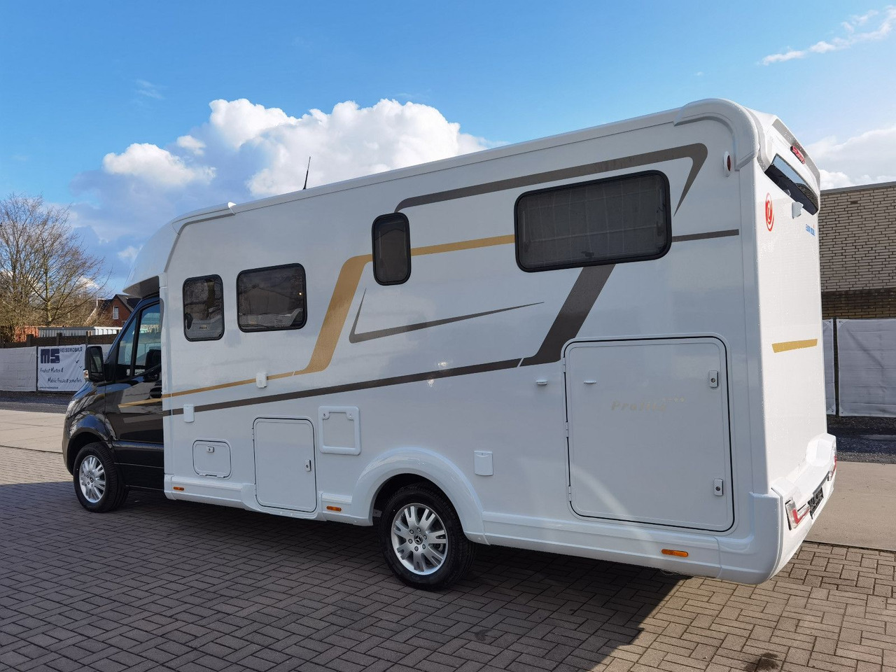 Half integraal camper Eura Mobil PROFILA T 726 EF -MOD. 2025 -MONDIAL PLUS & S-P.