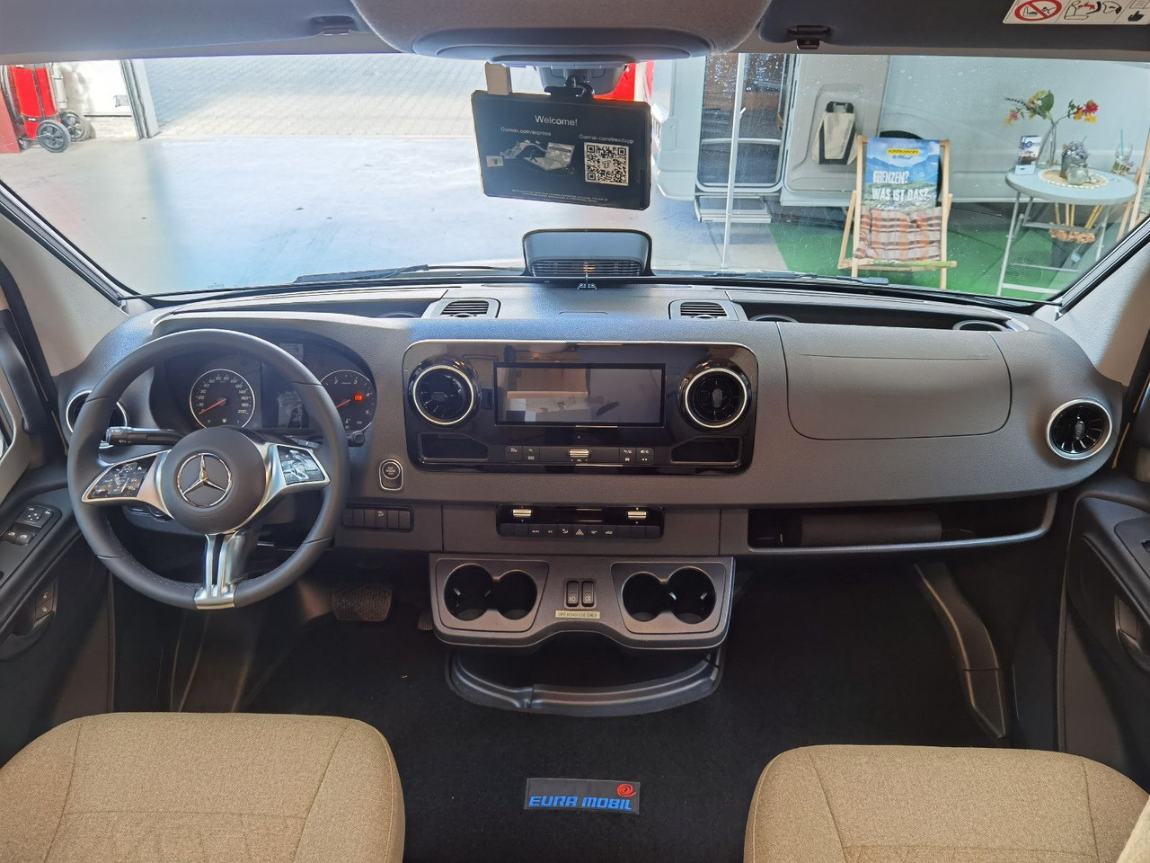 Half integraal camper Eura Mobil XTURA 686 EF / - 2025 - / 4x4 - FERNREISEMOBIL
