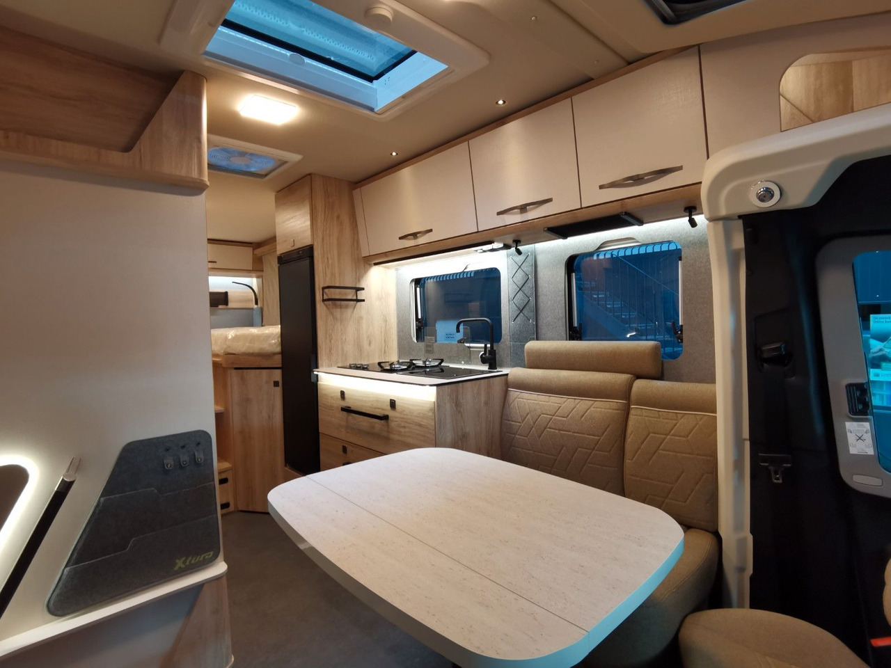 Half integraal camper Eura Mobil XTURA 686 EF / - 2025 - / 4x4 - FERNREISEMOBIL