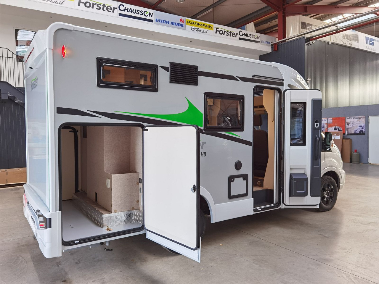 Half integraal camper Forster T 599 HB COUPÈ /MODELL 2026 / HECKBETT & HUBBETT