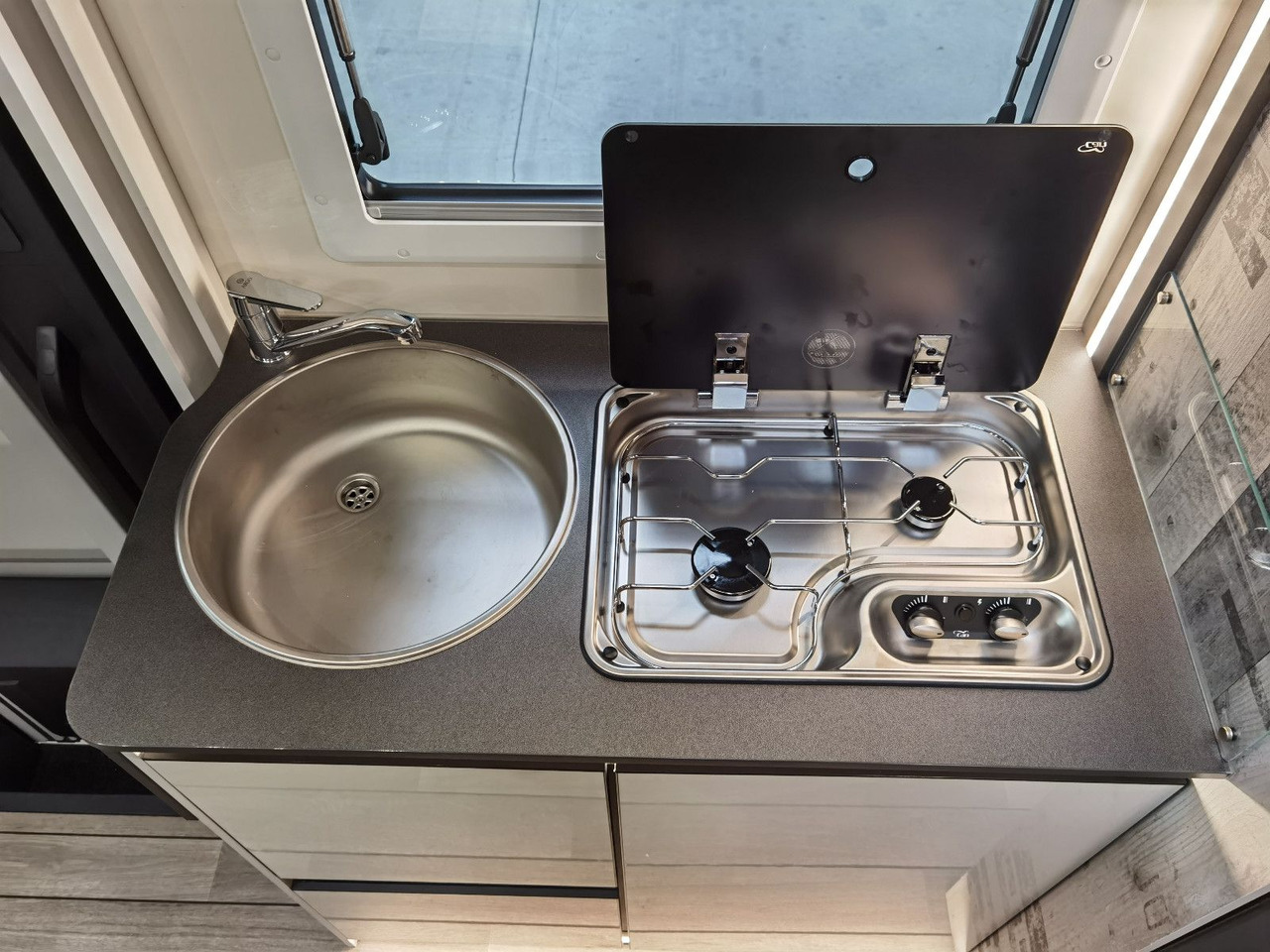 Half integraal camper Forster T 599 HB COUPÈ /MODELL 2026 / HECKBETT & HUBBETT