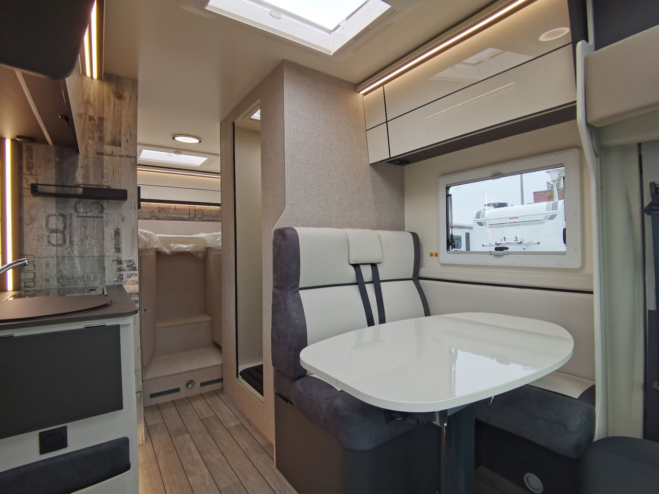 Half integraal camper Forster T 669 EBN COUPÈ / -2025-/165PS-DSG/ EINZELBETTEN