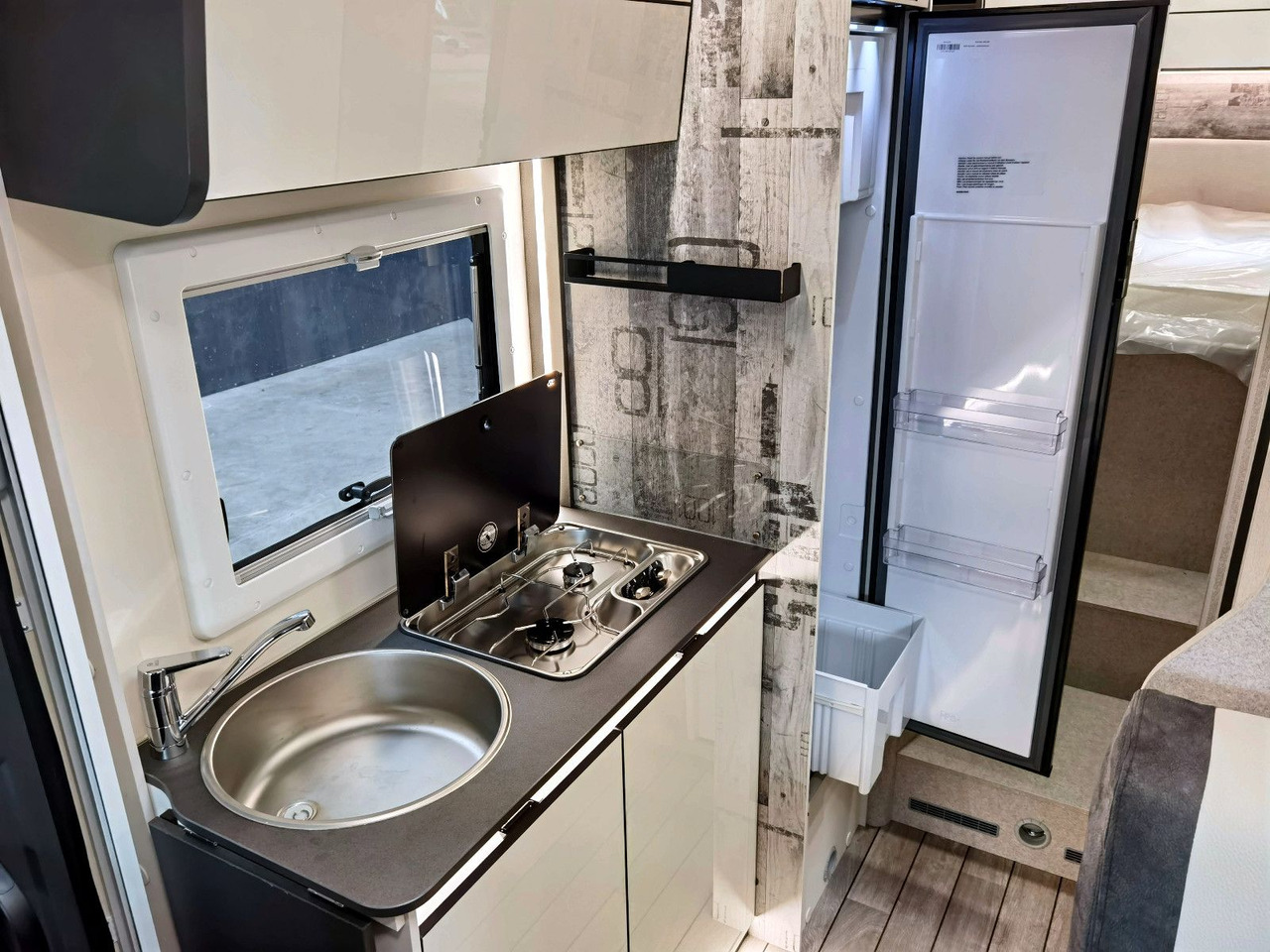 Half integraal camper Forster T 669 EBN COUPÈ / -2025- / 165PS / EINZELBETTEN