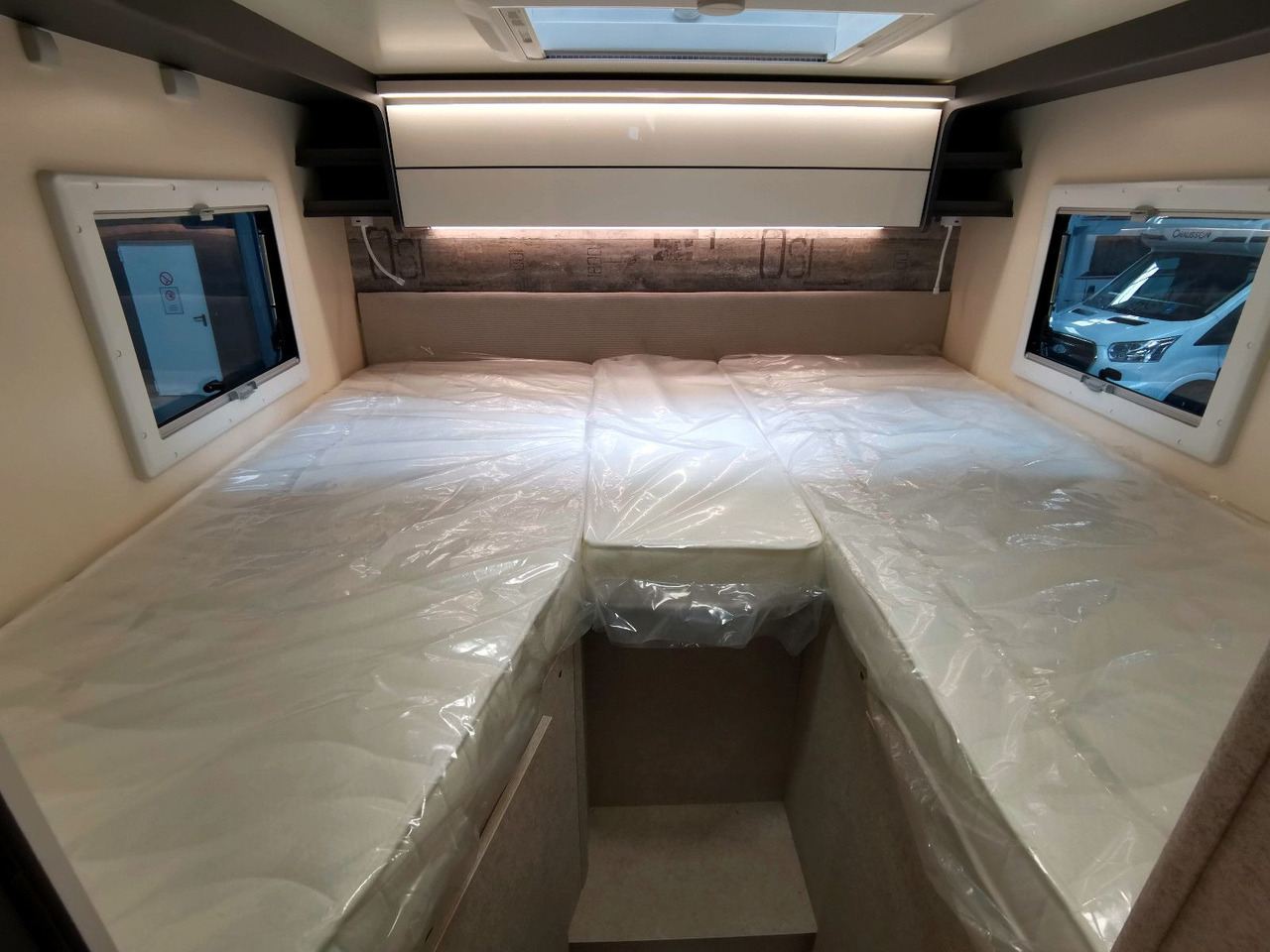 Half integraal camper Forster T 669 EBN COUPÈ / -2025- / 165PS / EINZELBETTEN