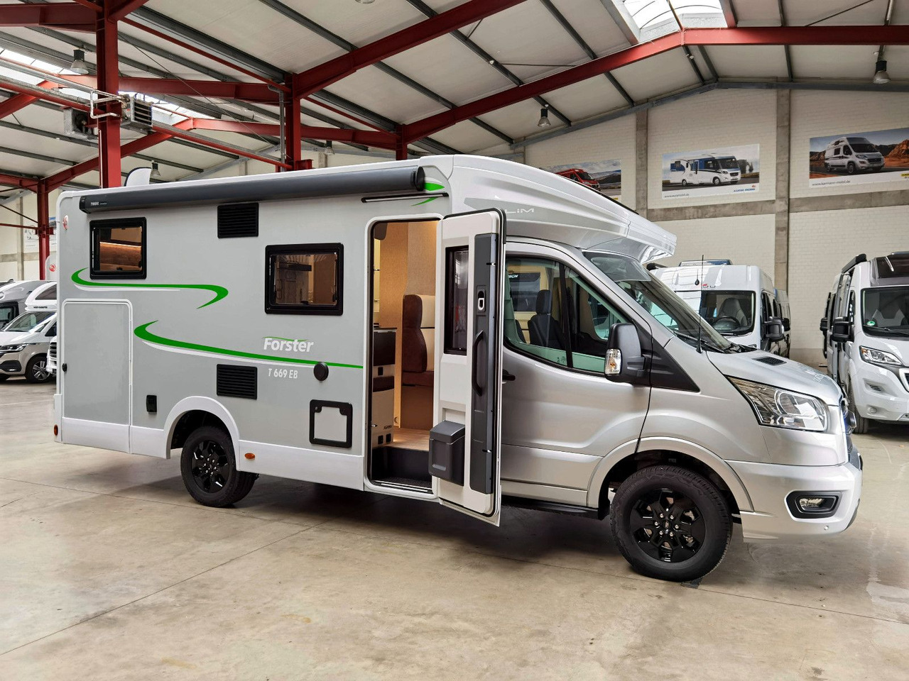 Half integraal camper Forster T 669 EBN COUPÈ / -2025- / 165PS / EINZELBETTEN