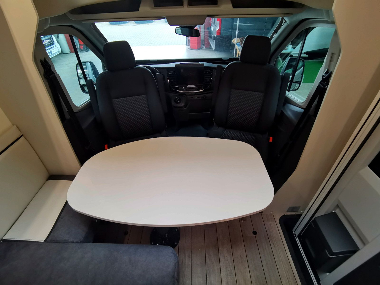 Half integraal camper Forster T 669 EBN COUPÈ / -2025- / 165PS / EINZELBETTEN