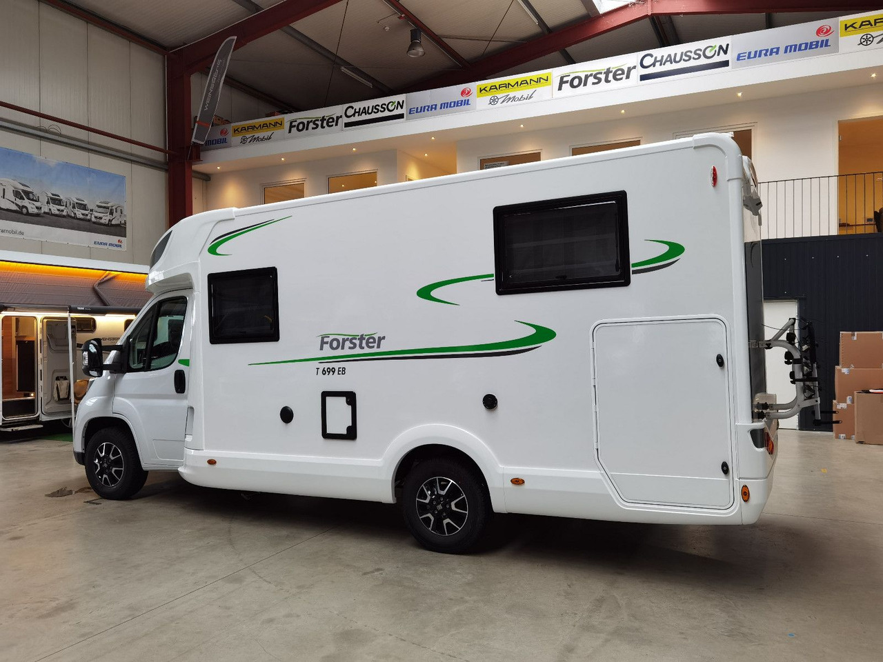Half integraal camper Forster T 699 EB / -MODELL 2026-/ EINZELBETTEN & HUBBETT