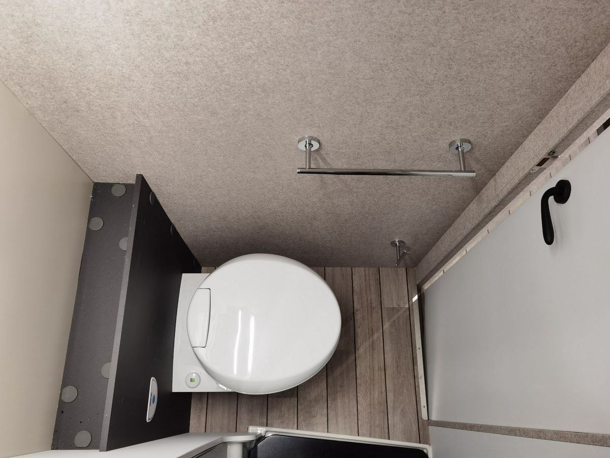 Half integraal camper Forster T 699 EB / -MODELL 2026-/ EINZELBETTEN & HUBBETT
