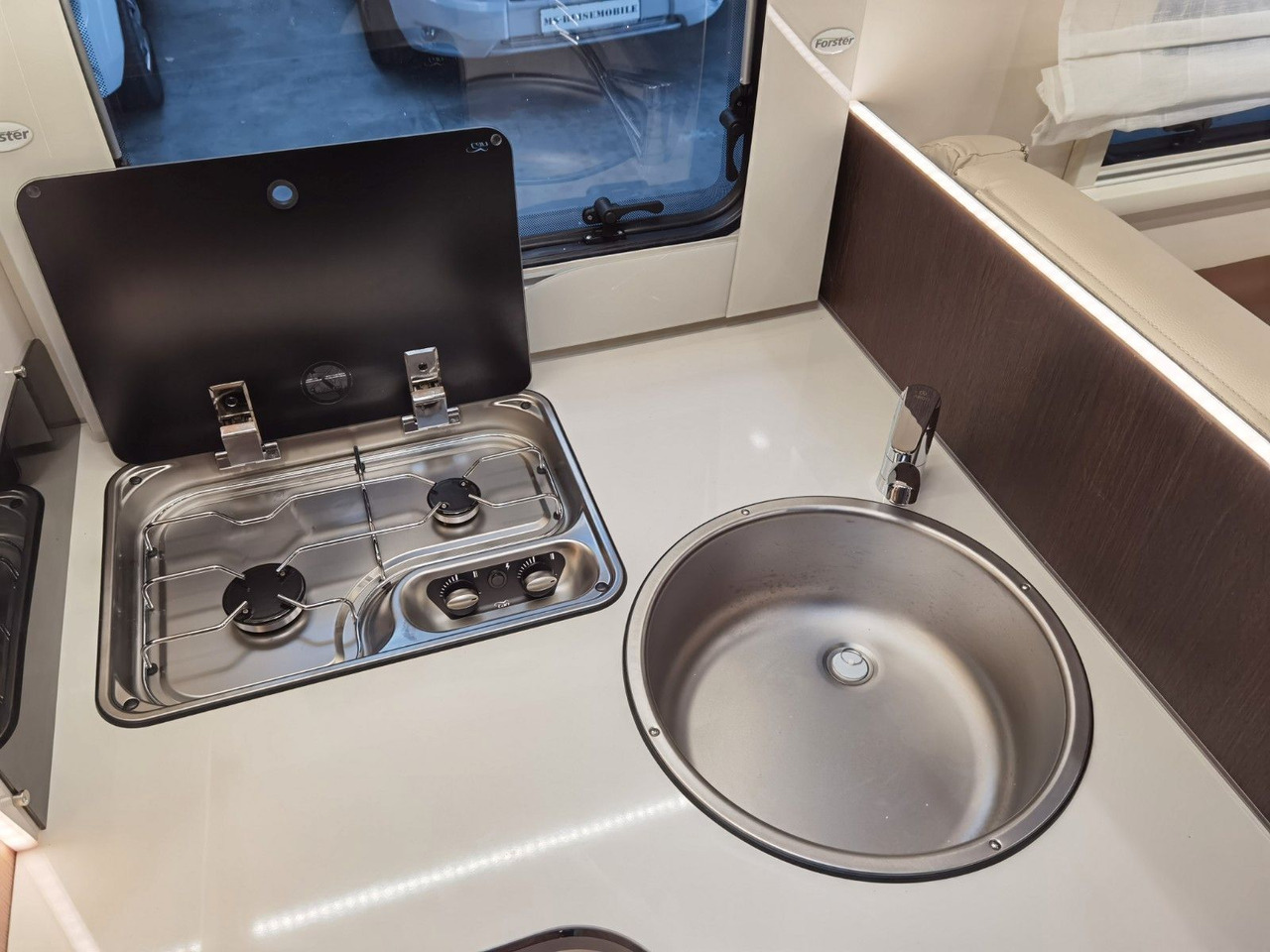 Half integraal camper Forster T 699 HB / 140PS / EB - HUBBETT & HECKBETT