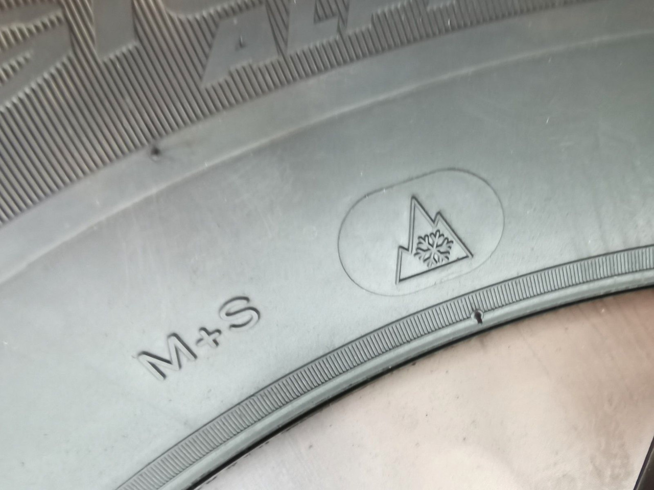 Half integraal camper HYMER / ERIBA / HYMERCAR EXSIS T 588 / SAT / AHK / NAVI / EINZELBETTEN