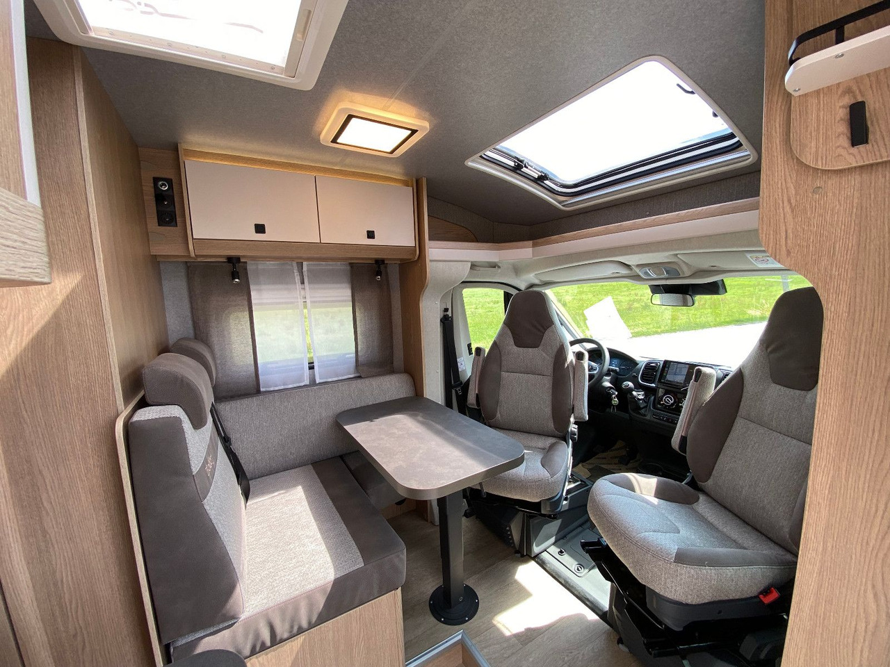 Half integraal camper Hobby OnTour C 700 GQ MJ25/MARKISE/RFK/SAFETY-PAKET
