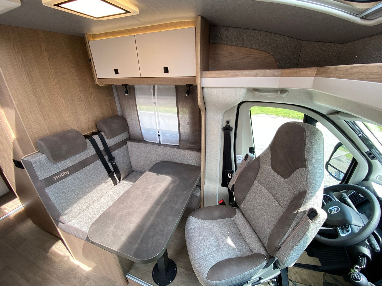 Half integraal camper Hobby OnTour C 700 GQ MJ25/MARKISE/RFK/SAFETY-PAKET
