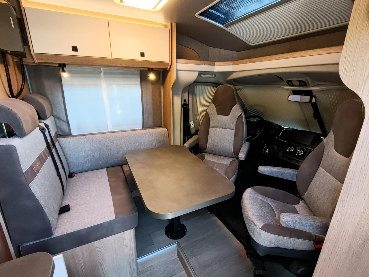 Half integraal camper Hobby Ontour C680 GE*AUTOMATIK*LITHIUM*MARKISE*SOFORT*