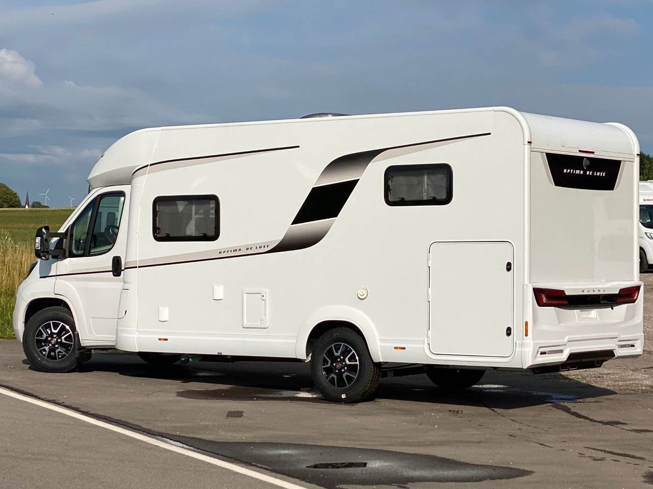 Half integraal camper Hobby Optima De Luxe T65 GE Modell 2024