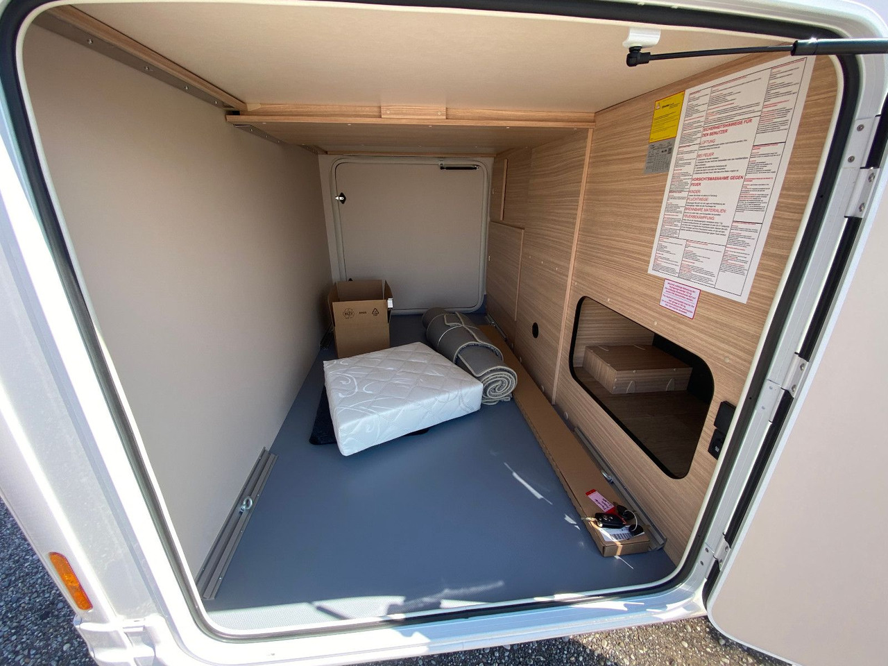 Half integraal camper Hobby Optima De Luxe T70 GE,Automatik