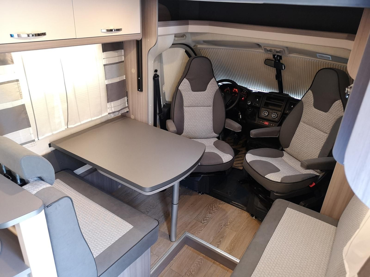Half integraal camper Hobby Optima T65 HFL ONTOUR *165PS*AHK*MARKISE*SOFORT*
