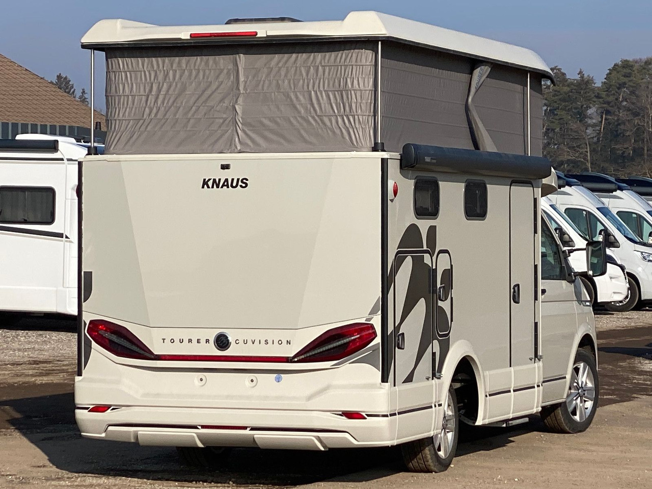Half integraal camper Knaus Tourer CUV 500 MQ CUVISION ohne slide Bett