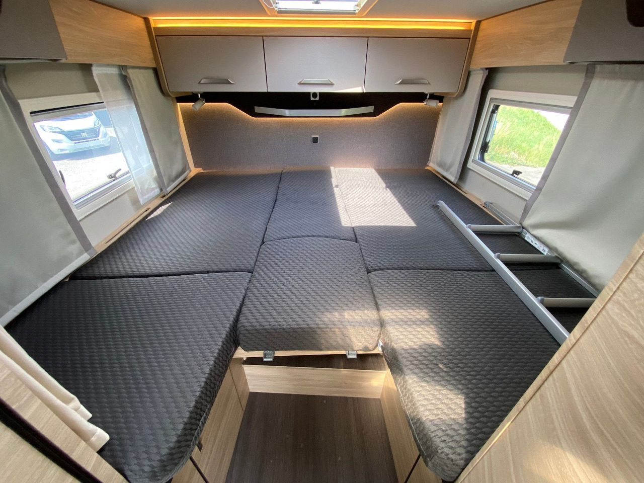 Half integraal camper Knaus Van TI PLUS Platinium Selection 650 MEG,Automat