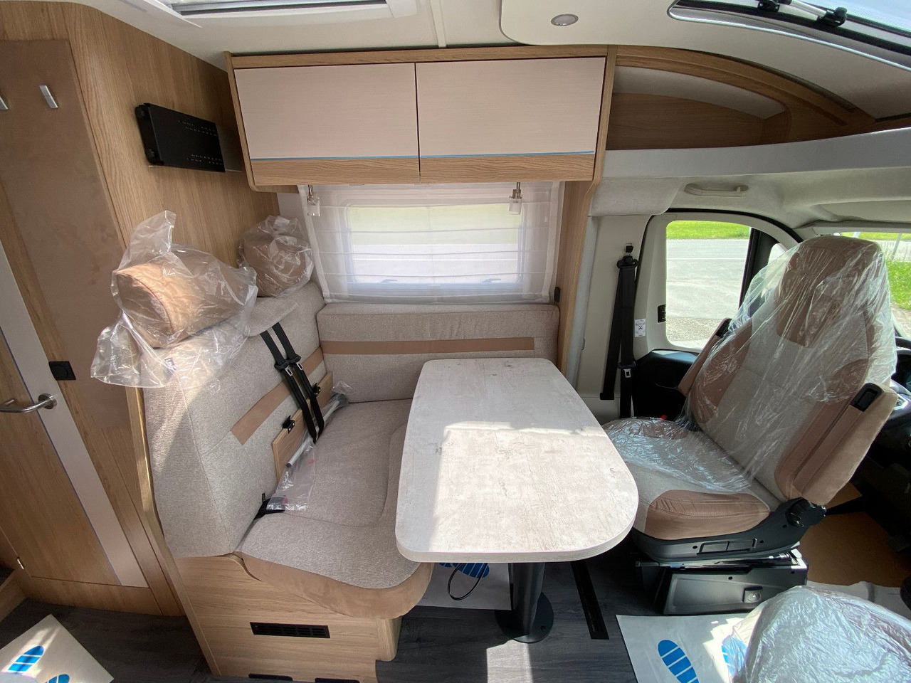 Half integraal camper LMC T 662 Grey Selection, Markise,Navi,