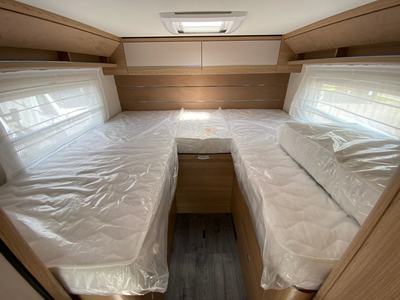 Half integraal camper LMC T 662 Grey Selection, Markise,Navi,