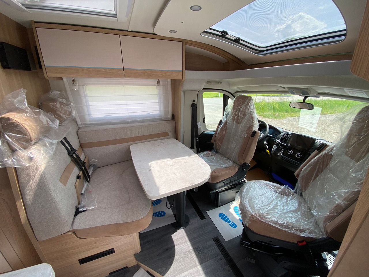 Half integraal camper LMC T 662 Grey Selection, Markise,Navi,