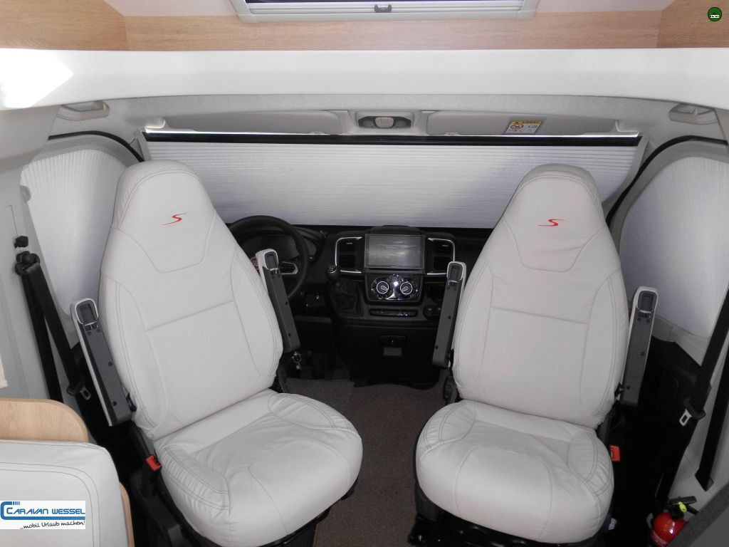 Half integraal camper Solifer Emotion 620 DB Premium 2024 mit Hubbett