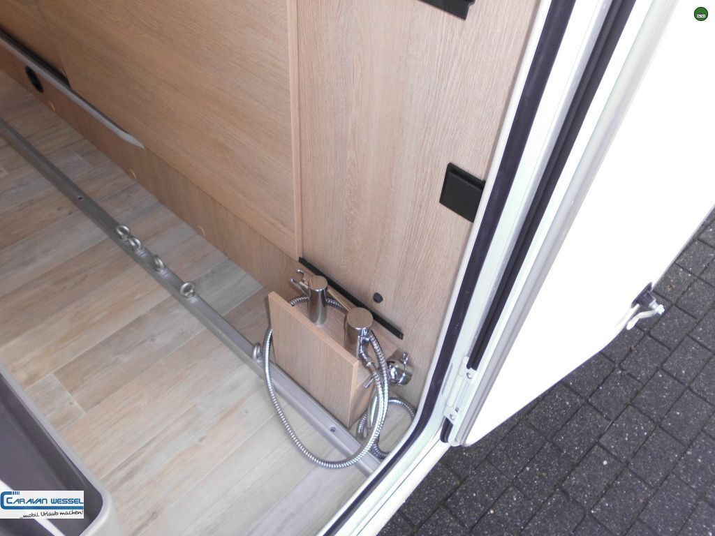 Half integraal camper Solifer Emotion 620 DB Premium 2024 mit Hubbett