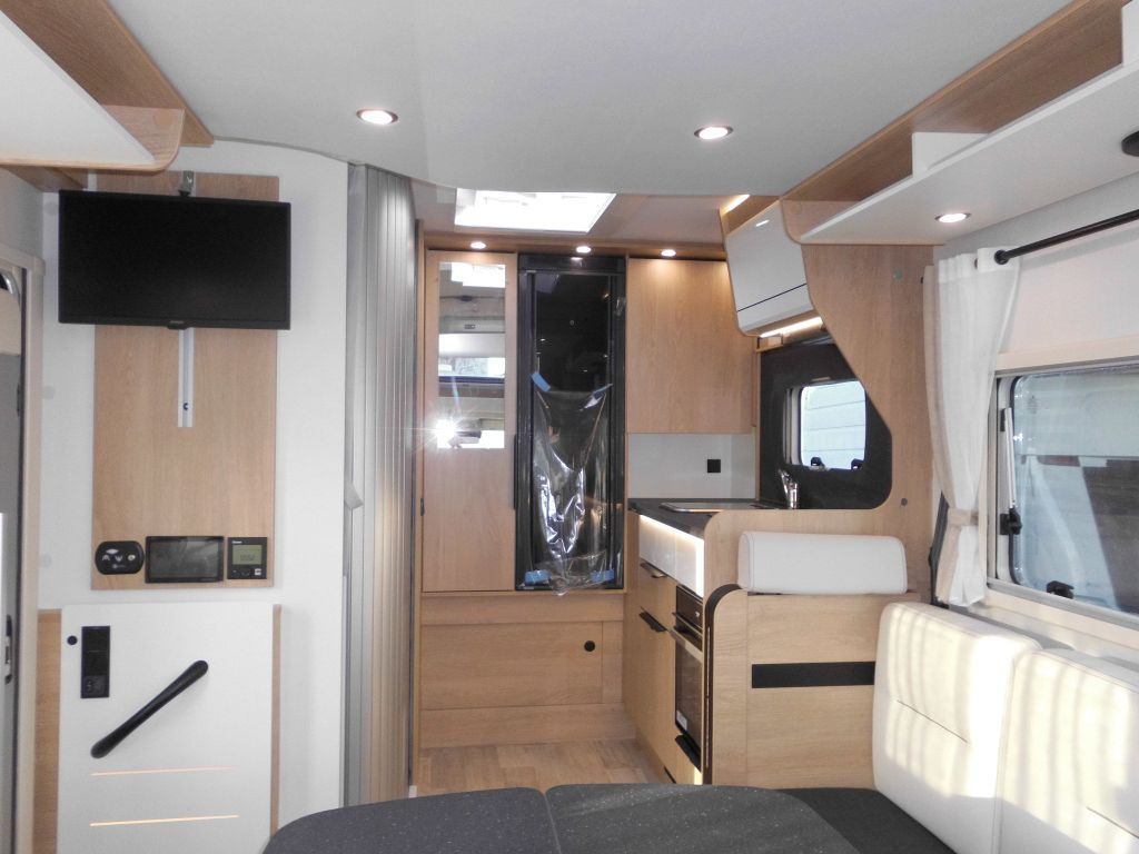 Half integraal camper Solifer Emotion 620 DB Premium STARK REDUZIERT -17.300€